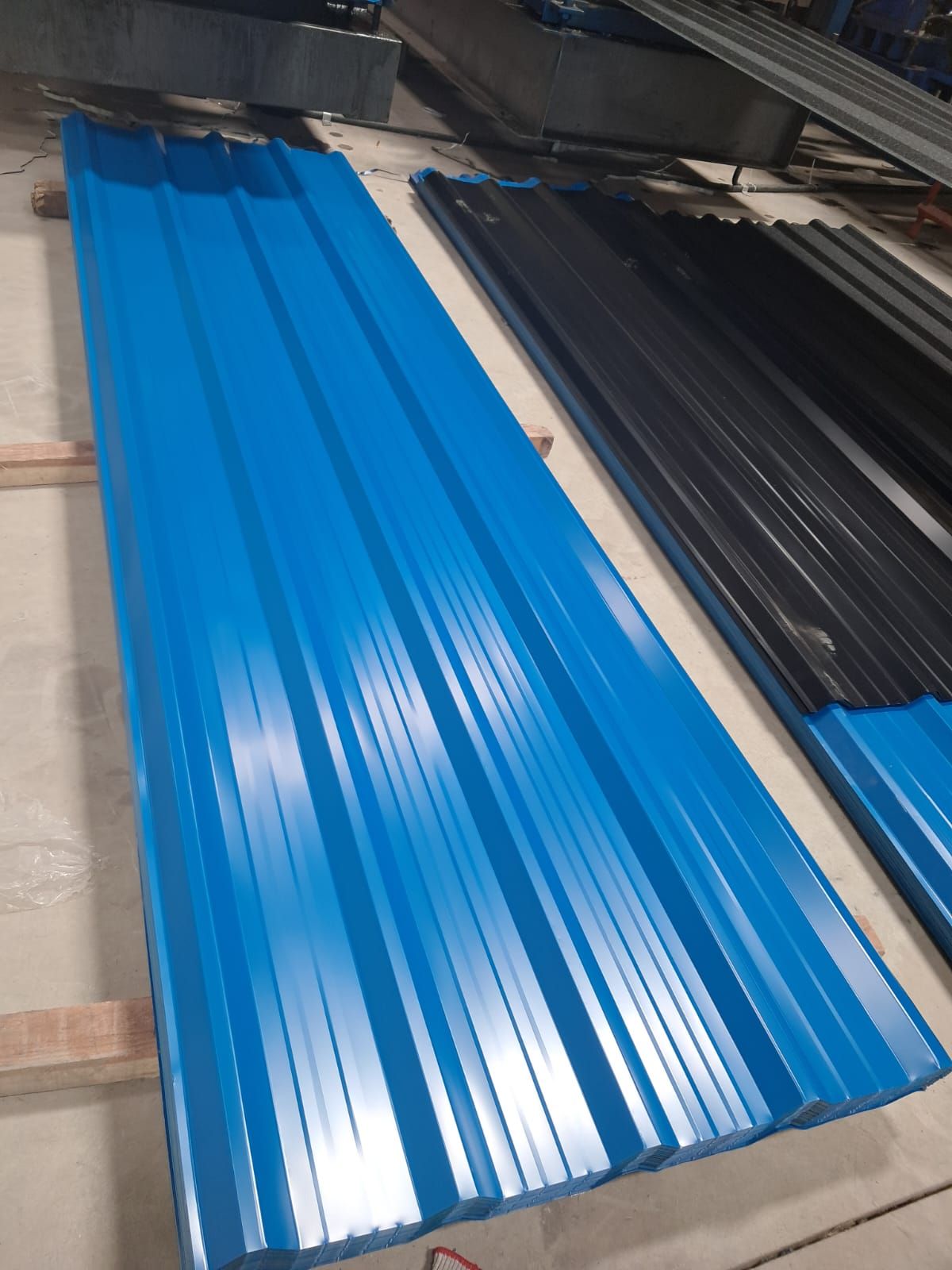 Box Profile T4 Blue glossy finish — photo 5