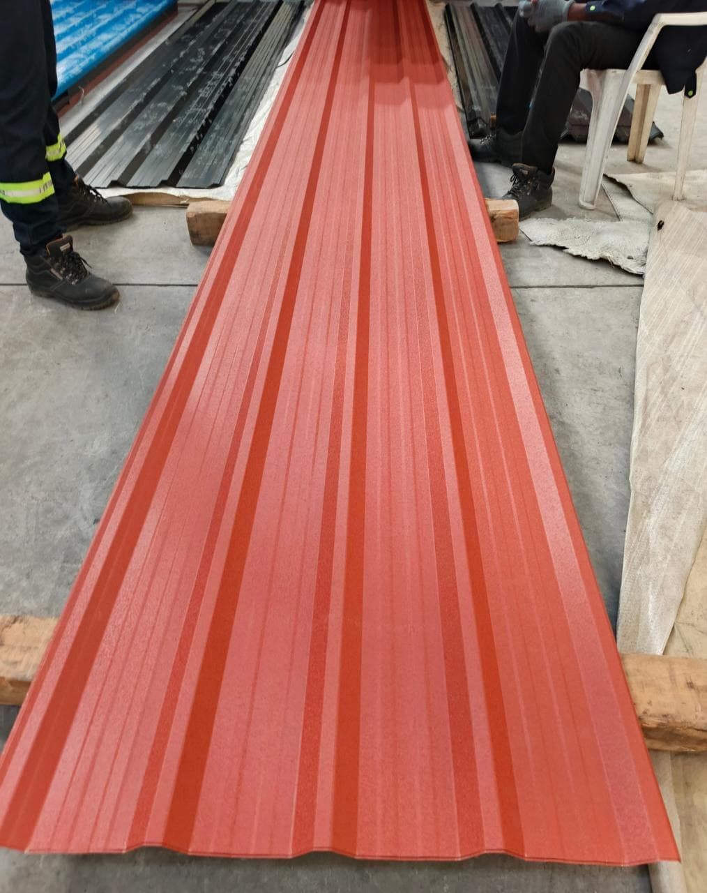 Box Profile T5 Tile Red matte finish — photo 17