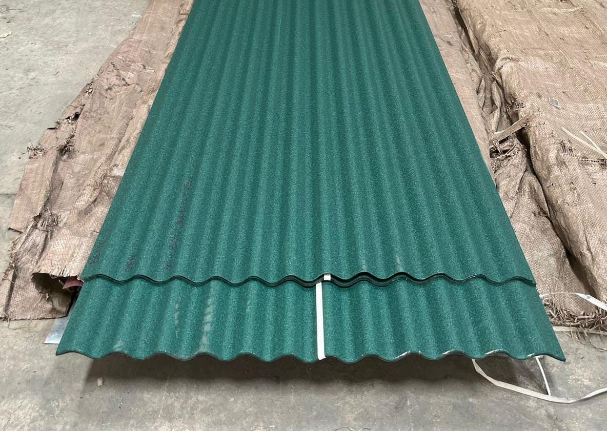 Corrugated (V-Crimp) Green matte finish — photo 12